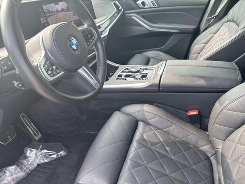 Used 2025 BMW X5 xDrive40i w/ M Sport Package AWD/4WD image 21