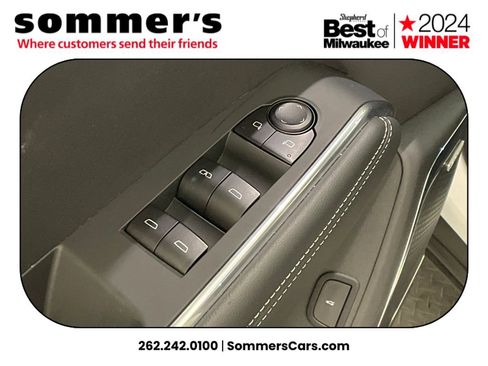 Used 2025 GMC Acadia Elevation image 11