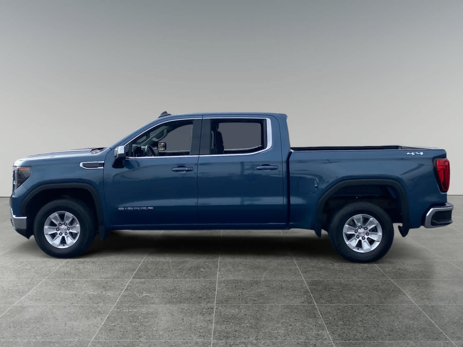 Used 2024 GMC Sierra 1500 SLE AWD/4WD image 2