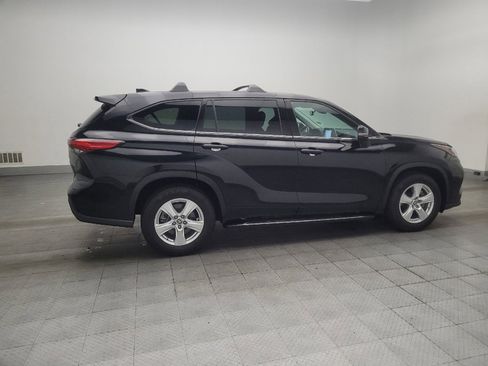 Used 2021 Toyota Highlander L FWD image 10