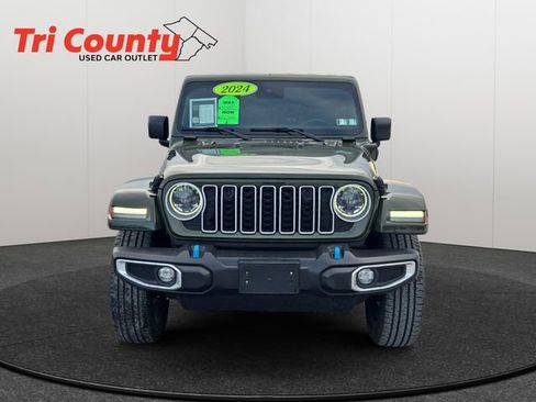 Used 2024 Jeep Wrangler Unlimited Sahara image 2