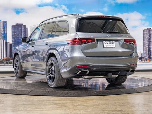 Used 2026 Mercedes-Benz GLS 450 4MATIC image 9
