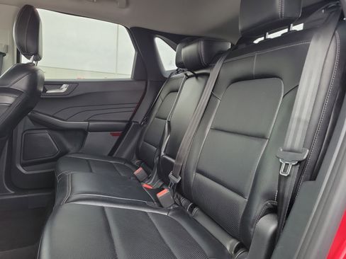 Used 2022 Ford Escape SEL w/ Technology Package image 10