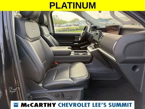 Used 2025 Ford Expedition Platinum AWD/4WD image 38