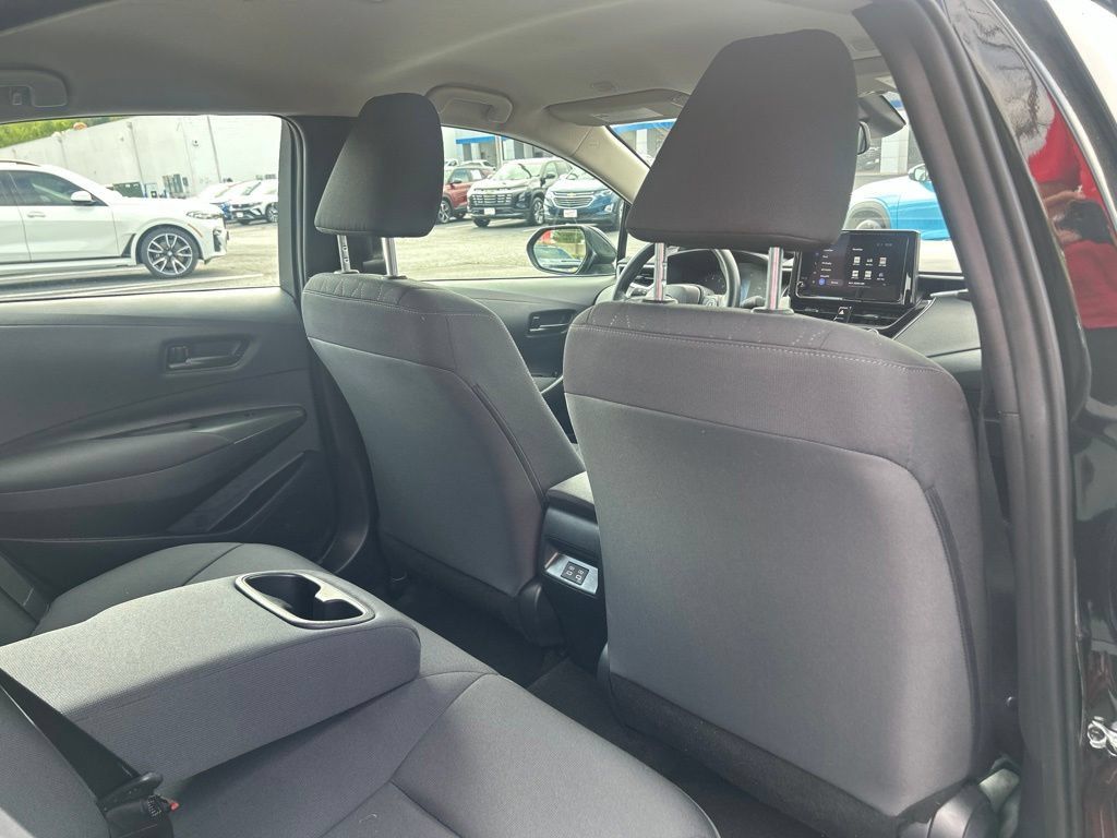 Used 2025 Toyota Corolla LE FWD image 35