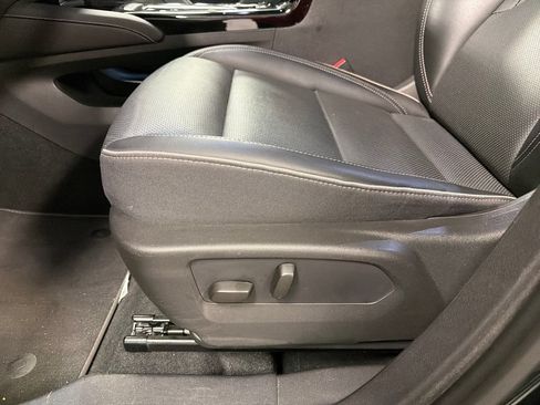 Used 2022 Buick Envision Essence w/ Technology Package I FWD image 24