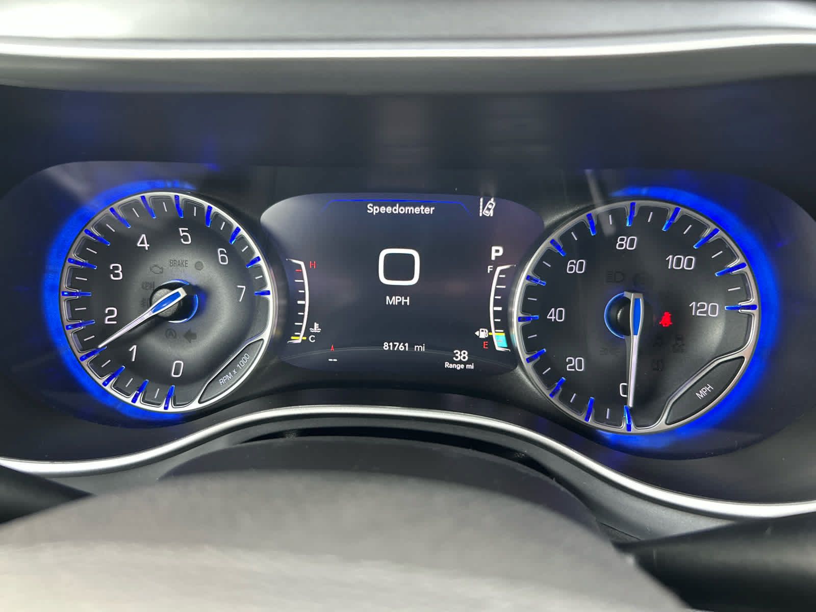 Used 2023 Chrysler Pacifica Touring FWD image 14