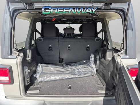 Used 2022 Jeep Wrangler Unlimited Sport AWD/4WD image 6