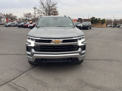 Used 2024 Chevrolet Silverado 1500 LT image 2