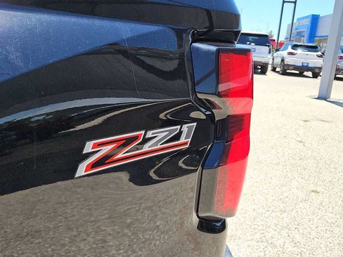 Used 2023 Chevrolet Colorado Z71 w/ Z71 Convenience Package 2 AWD/4WD image 11