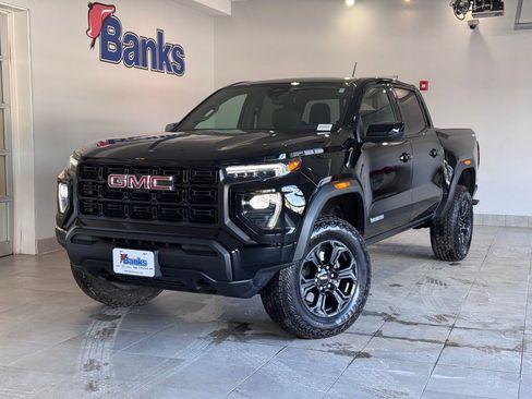 Certified 2025 GMC Canyon Elevation image 2