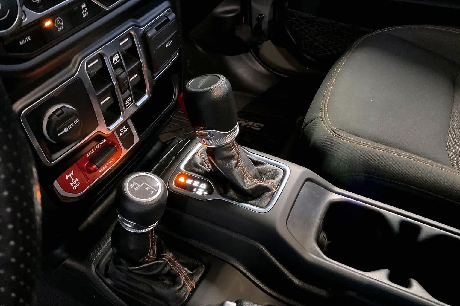 Used 2022 Jeep Gladiator Mojave w/ Cold Weather Group AWD/4WD image 16