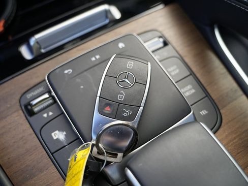 Used 2024 Mercedes-Benz GLS 580 4MATIC image 82