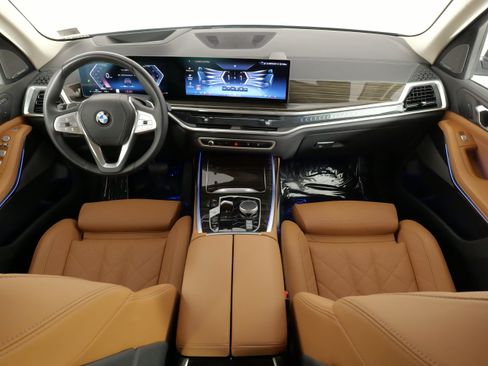 Used 2025 BMW X7 xDrive40i w/ Premium Package AWD/4WD image 42