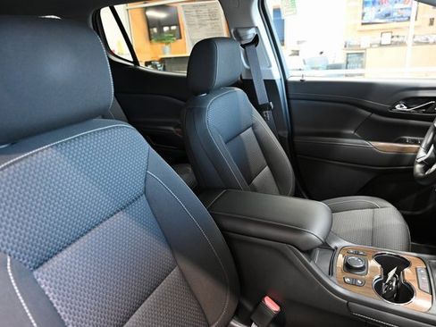 Used 2023 GMC Acadia SLE w/ Driver Convenience Package image 8