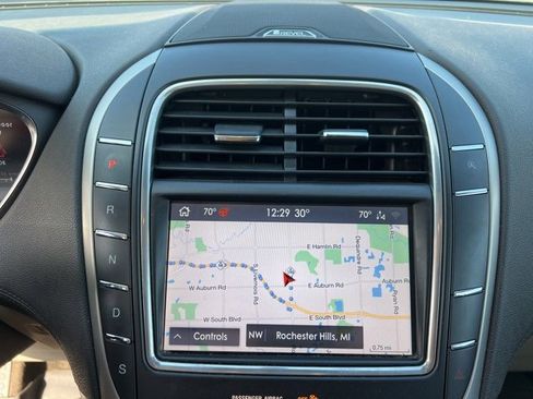 Used 2020 Lincoln Nautilus Reserve image 31