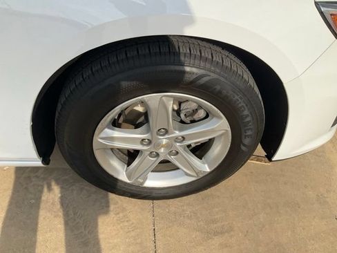 Used 2024 Chevrolet Malibu LT FWD image 36