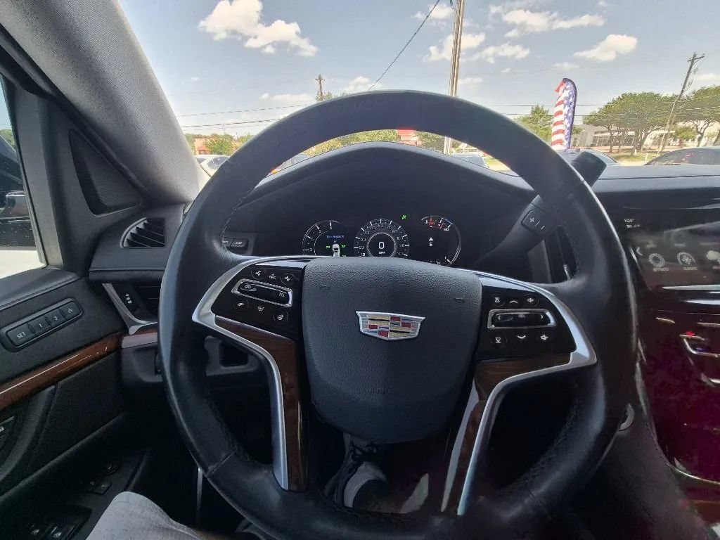 Used 2018 Cadillac Escalade Luxury RWD image 34