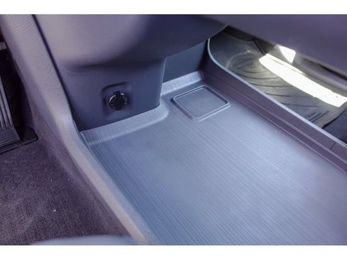 Certified 2023 Toyota Sienna Limited AWD/4WD image 22