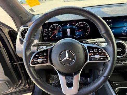 Used 2023 Mercedes-Benz GLB 250 4MATIC image 22