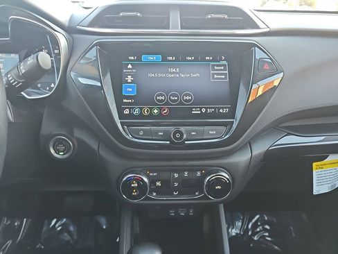 Used 2021 Chevrolet TrailBlazer LT w/ Premium Seating Package image 19