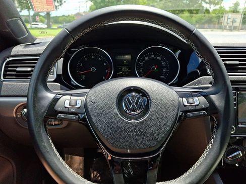 Used 2017 Volkswagen Jetta Sport FWD image 19