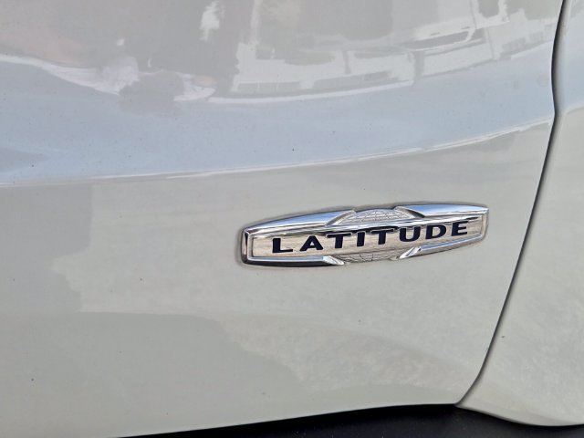 Used 2022 Jeep Renegade Latitude w/ Convenience Group AWD/4WD image 11