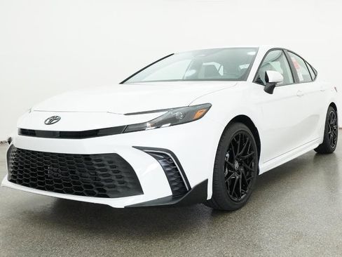 New 2026 Toyota Camry SE FWD image 39