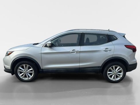 Used 2017 Nissan Rogue Sport SV AWD/4WD image 2