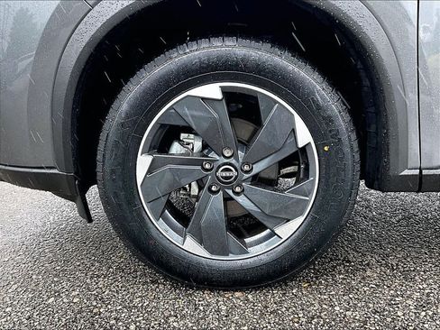 Used 2025 Nissan Rogue SV AWD/4WD image 7