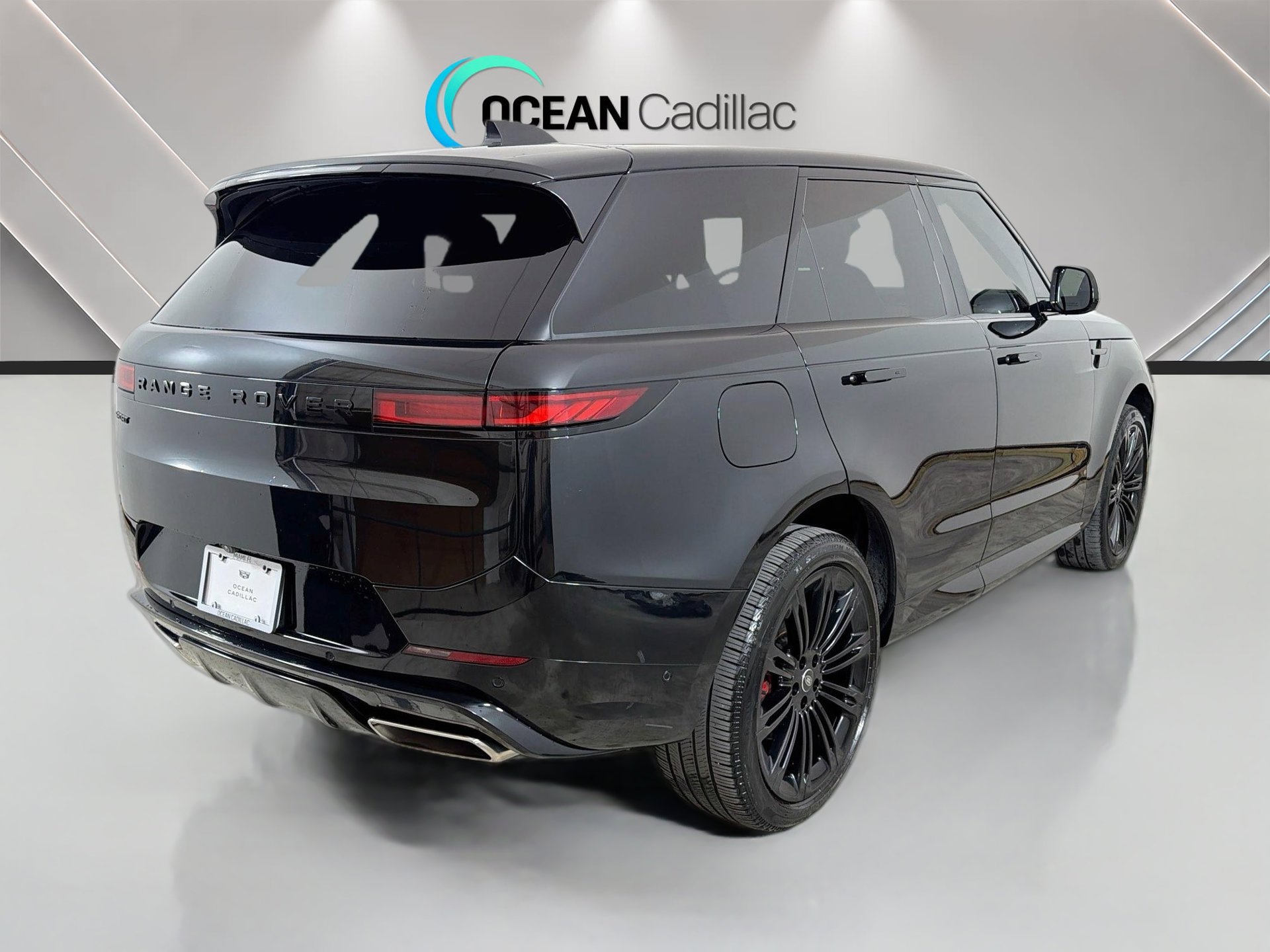 Used 2025 Land Rover Range Rover Sport Dynamic SE AWD/4WD image 5