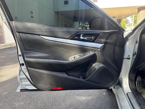 Used 2017 Nissan Maxima 3.5 SV image 18