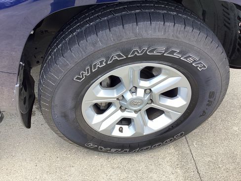 Used 2015 Toyota 4Runner SR5 Premium RWD image 9