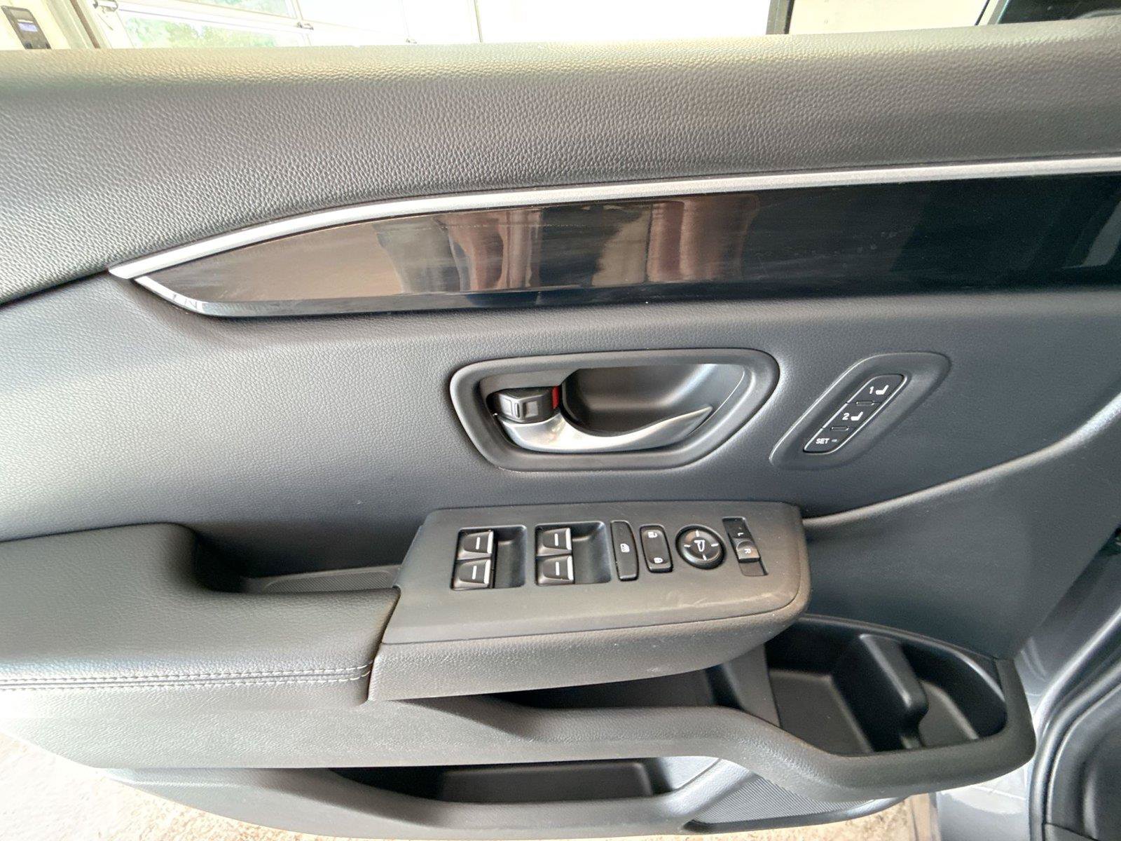 Used 2025 Honda Pilot EX-L image 15