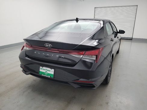 Used 2023 Hyundai Elantra SEL w/ Preferred Accessory Package FWD image 7