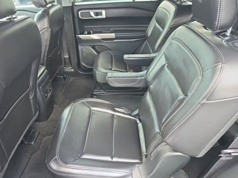 Used 2024 Ford Explorer XLT w/ Equipment Group 202A RWD image 11