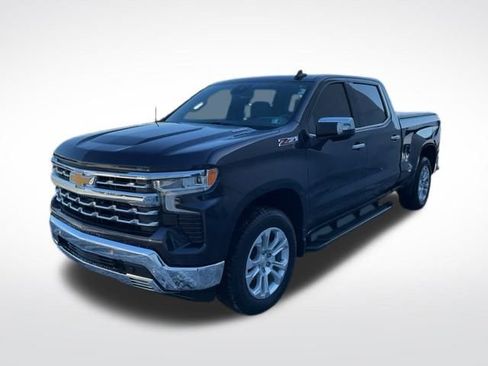 Certified 2022 Chevrolet Silverado 1500 LTZ w/ LTZ Convenience Package II image 3
