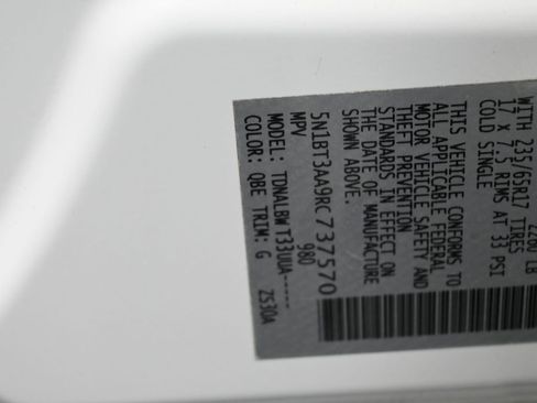 Used 2024 Nissan Rogue S image 26