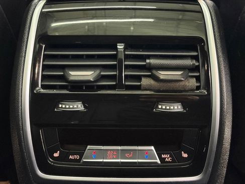 Used 2019 BMW X5 xDrive40i w/ M Sport Package image 33