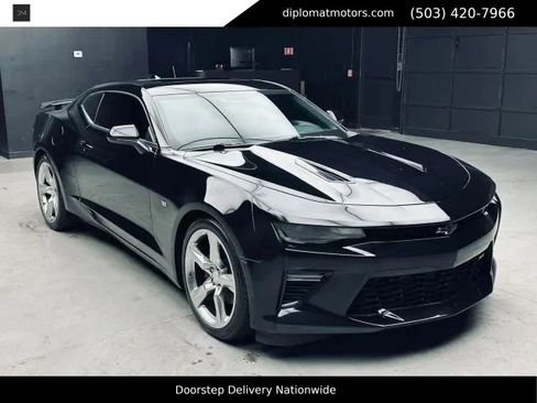 Used 2018 Chevrolet Camaro SS RWD image 9