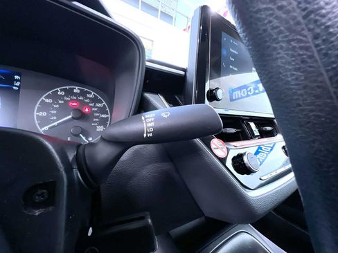 Used 2025 Toyota Corolla LE FWD image 19