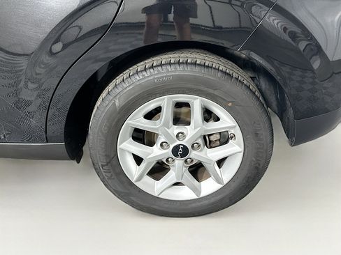 Used 2025 Kia Soul LX w/ LX Technology Package image 11