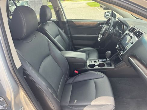 Used 2018 Subaru Outback 2.5i Limited AWD/4WD image 12