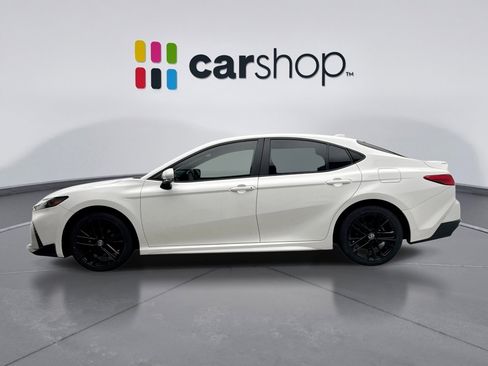 Used 2025 Toyota Camry SE w/ Convenience Package AWD/4WD image 2