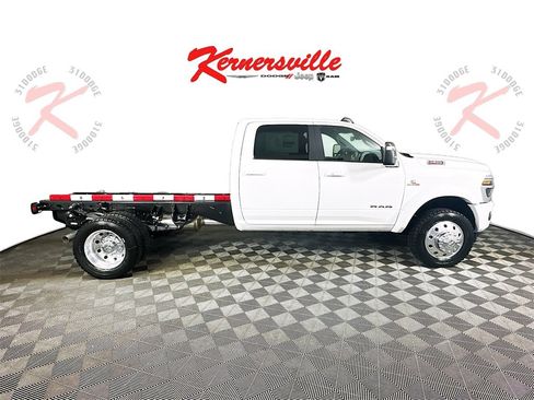 New 2026 RAM 4500 4x4 Crew Cab DRW image 8