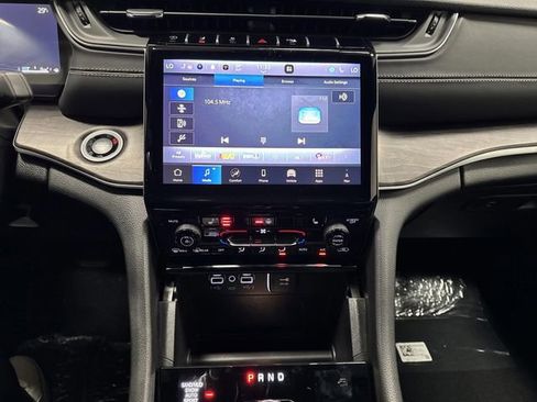 New 2025 Jeep Grand Cherokee Limited w/ Black Appearance Package image 9