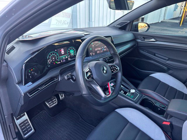 Used 2022 Volkswagen GTI SE FWD image 17