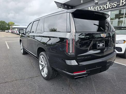 Used 2025 Cadillac Escalade ESV Premium Luxury w/ Touring Package AWD/4WD image 8