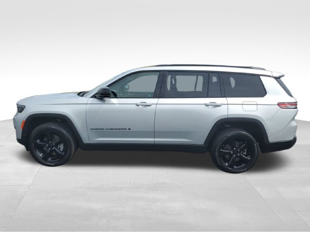Used 2025 Jeep Grand Cherokee L Altitude AWD/4WD image 7