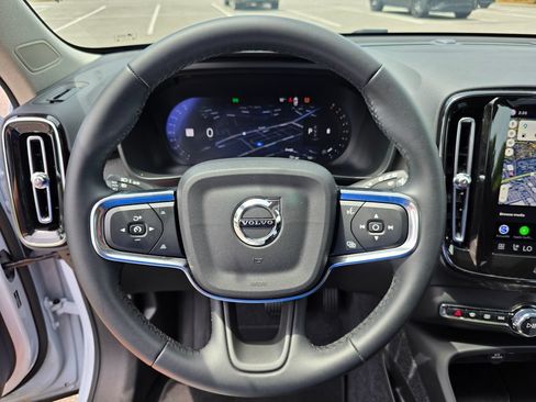 Used 2026 Volvo XC40 B5 Plus AWD/4WD image 23